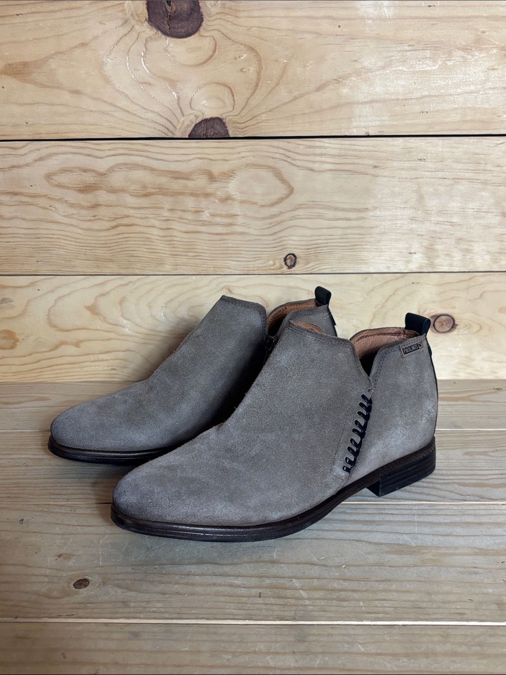 Pikolinos Ordino ankle booties size 41